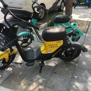 阜陽(yáng)一女子微信掃碼騎車(chē)，卻“被”買(mǎi)保險(xiǎn)
